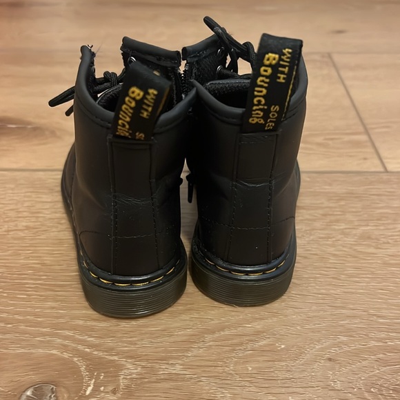 Toddler girl Dr. Martens. - Picture 2 of 4